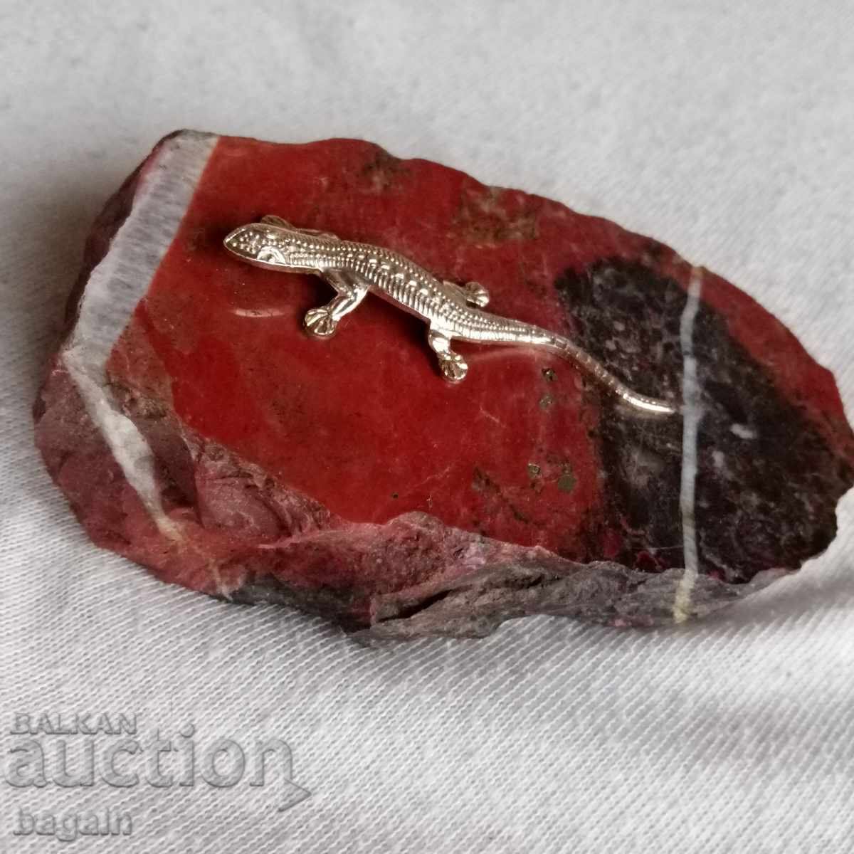 Μικρό πλαστικό, σαλαμάνδρα, ίασπις