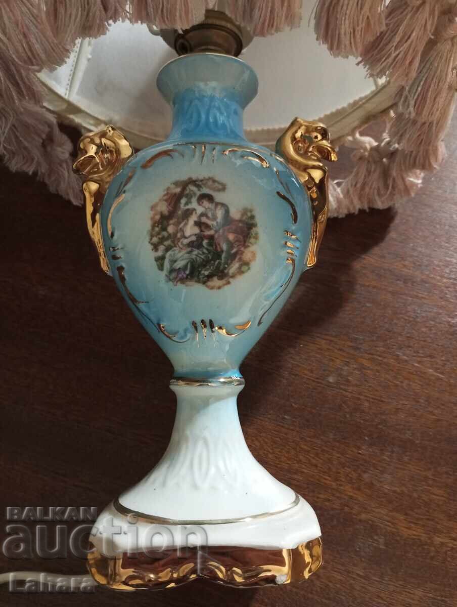 Auction  Beautiful porcelain nightstand, table lamp