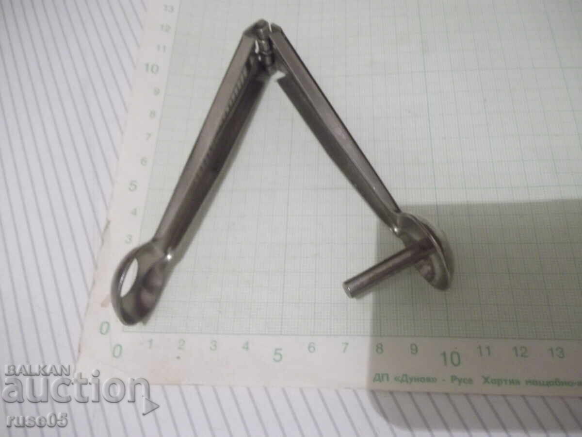 Εργαλείο μετάλλου για αφαίρεση κουκουτσιών από κεράσια κ.λπ