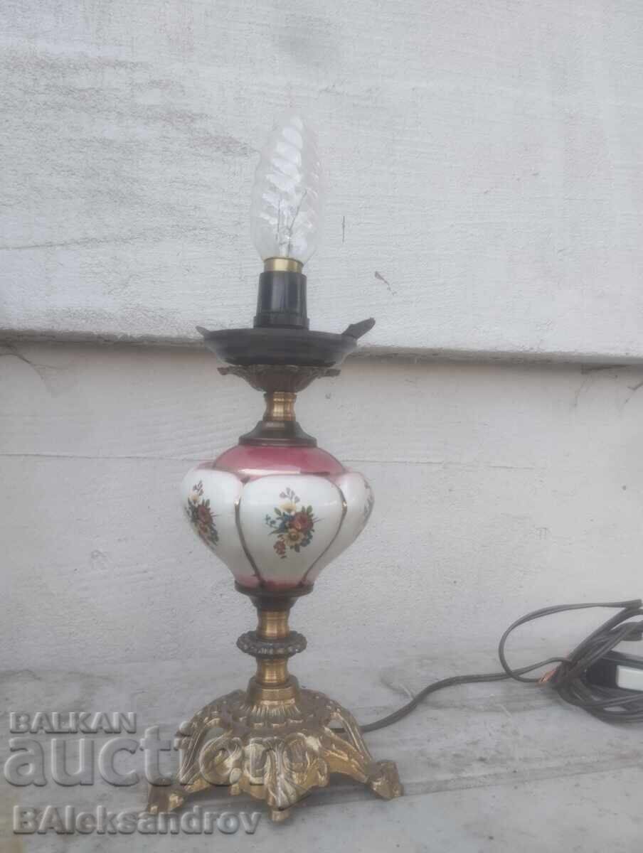Красива нощна лампа месинг и порцелан