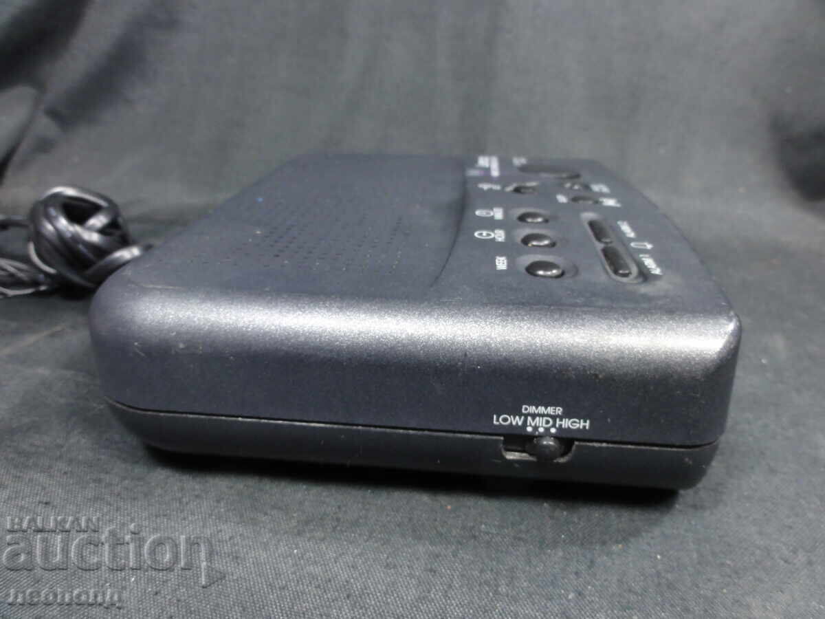 BZC STAR RETRO TRANSISTOR RADIO CLOCK LENCO RC 1030 - 7