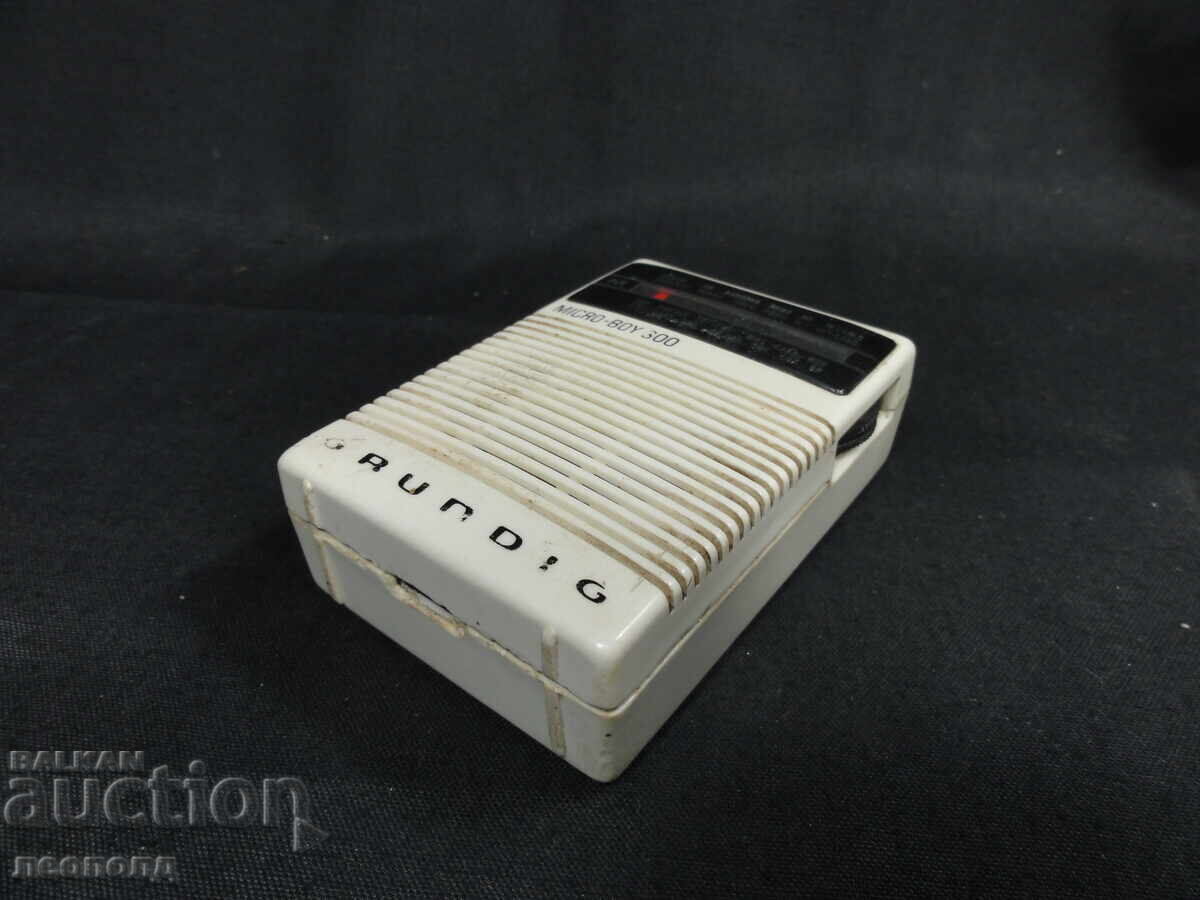 Delivery of BZTs STAR RETRO TRANSISTOR RADIO GRUNDIG MICRO BOY 300