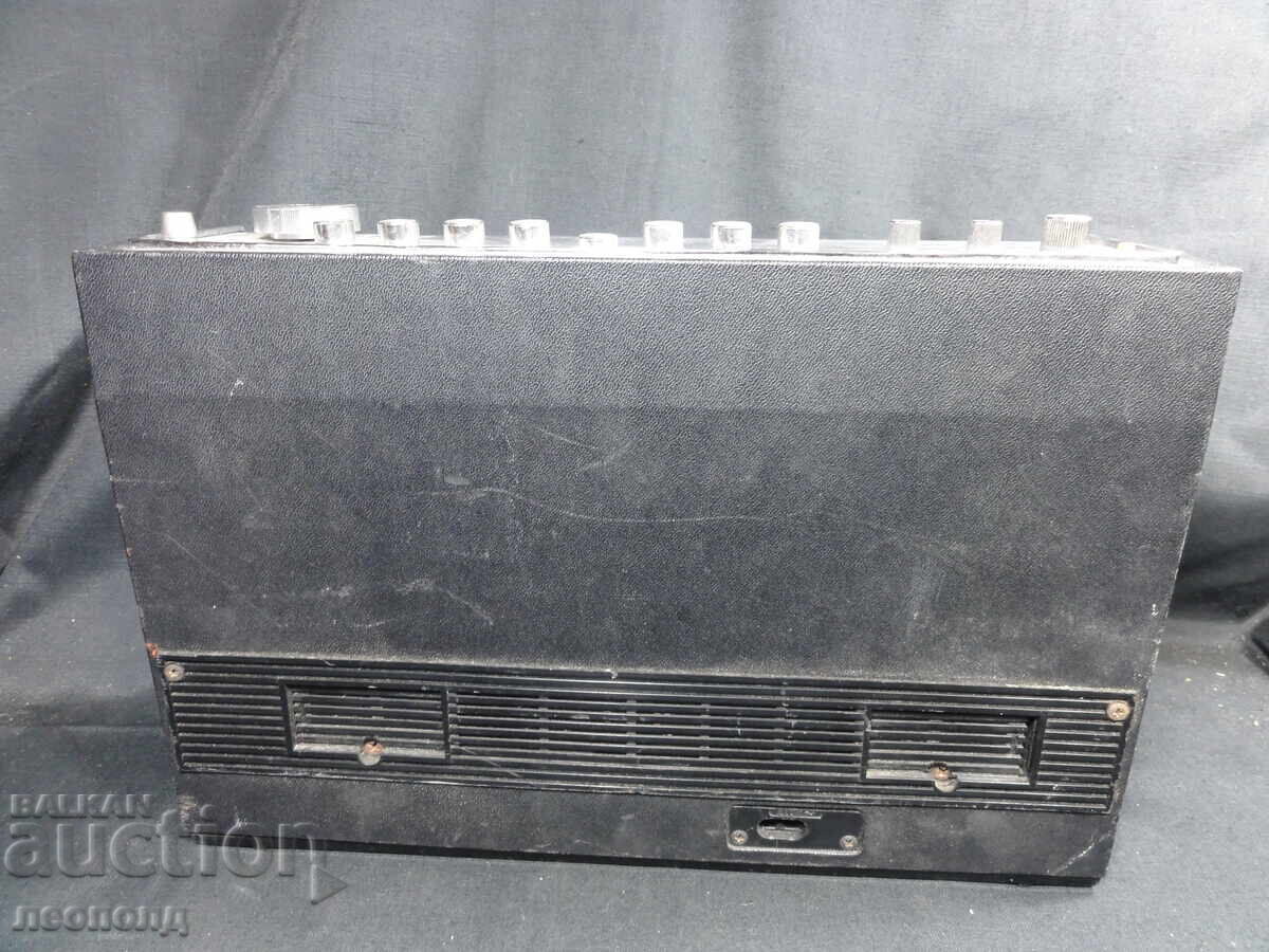 Delivery of BZC STAR RETRO TRANSISTOR RADIO ITT SHAUB-LORENTZ TOURING