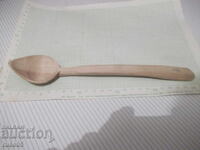 Lingură de lemn din epoca socialistă, nouă