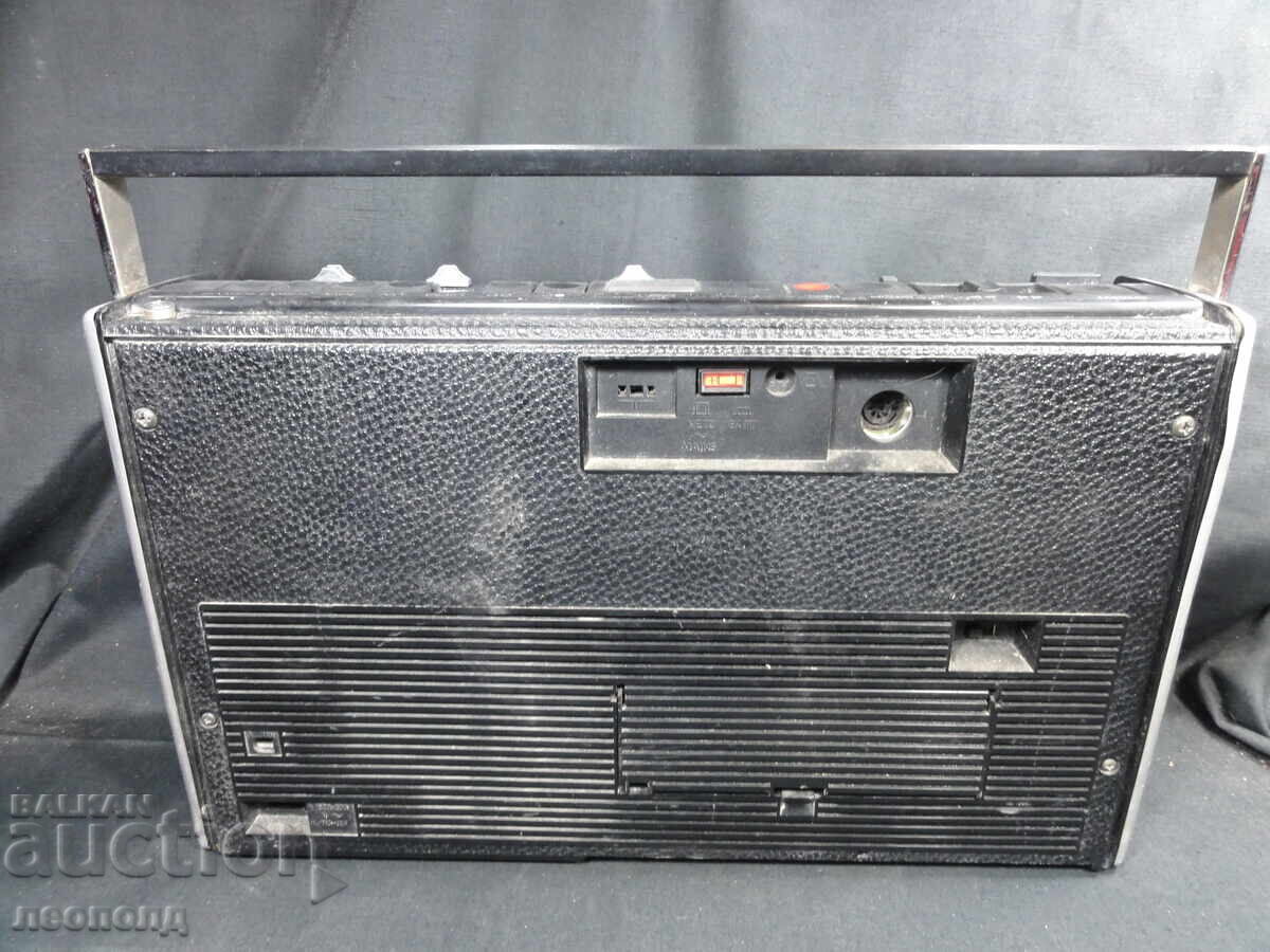 Delivery of BZTs STAR Retro Transistor Radio Cassette Recorder GRUNDIG C 6000