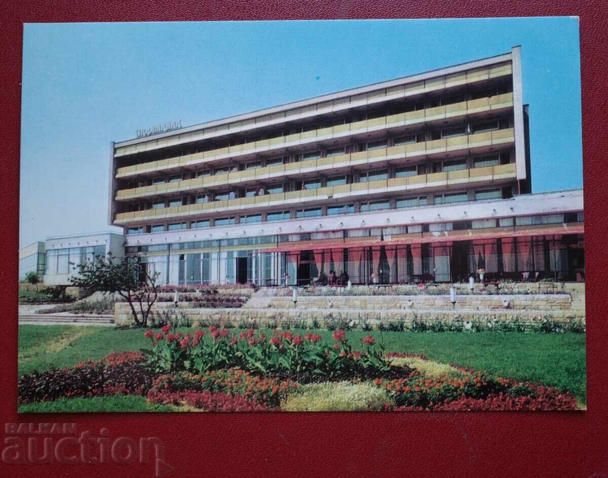 Zlatni Piasaci - Sportplas