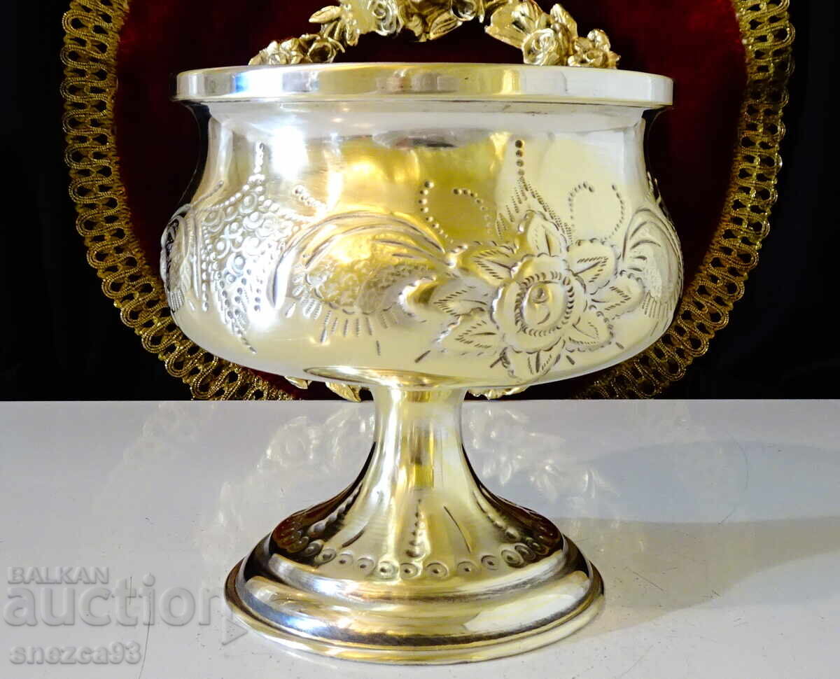 Аукцион Приказен викториански бронзов бокал за вино 600 мл.