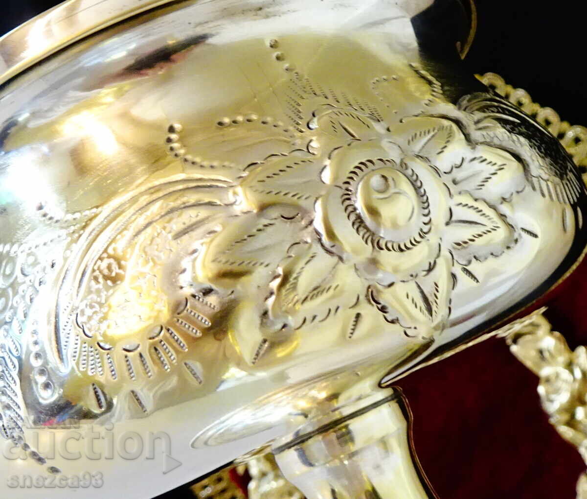 Доставка на Приказен викториански бронзов бокал за вино 600 мл.