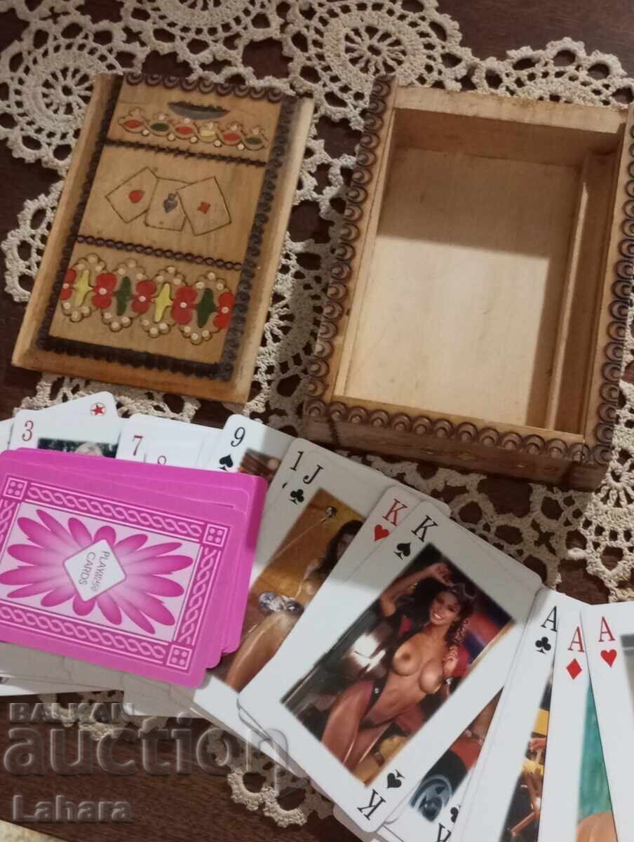 Ξύλινο κουτί για κάρτες και κάρτες με γυμνές γυναίκες με τιμή 20.00 BGN | € 10.23