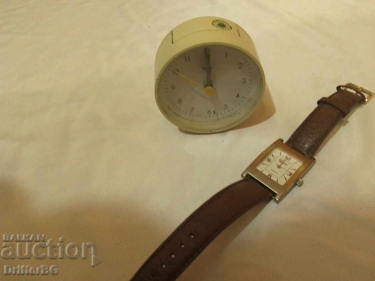 Delivery of Two working watches Delivery of Two working watches