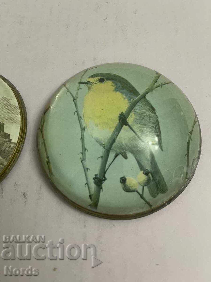 Auction Glass decoration Auction Glass decoration