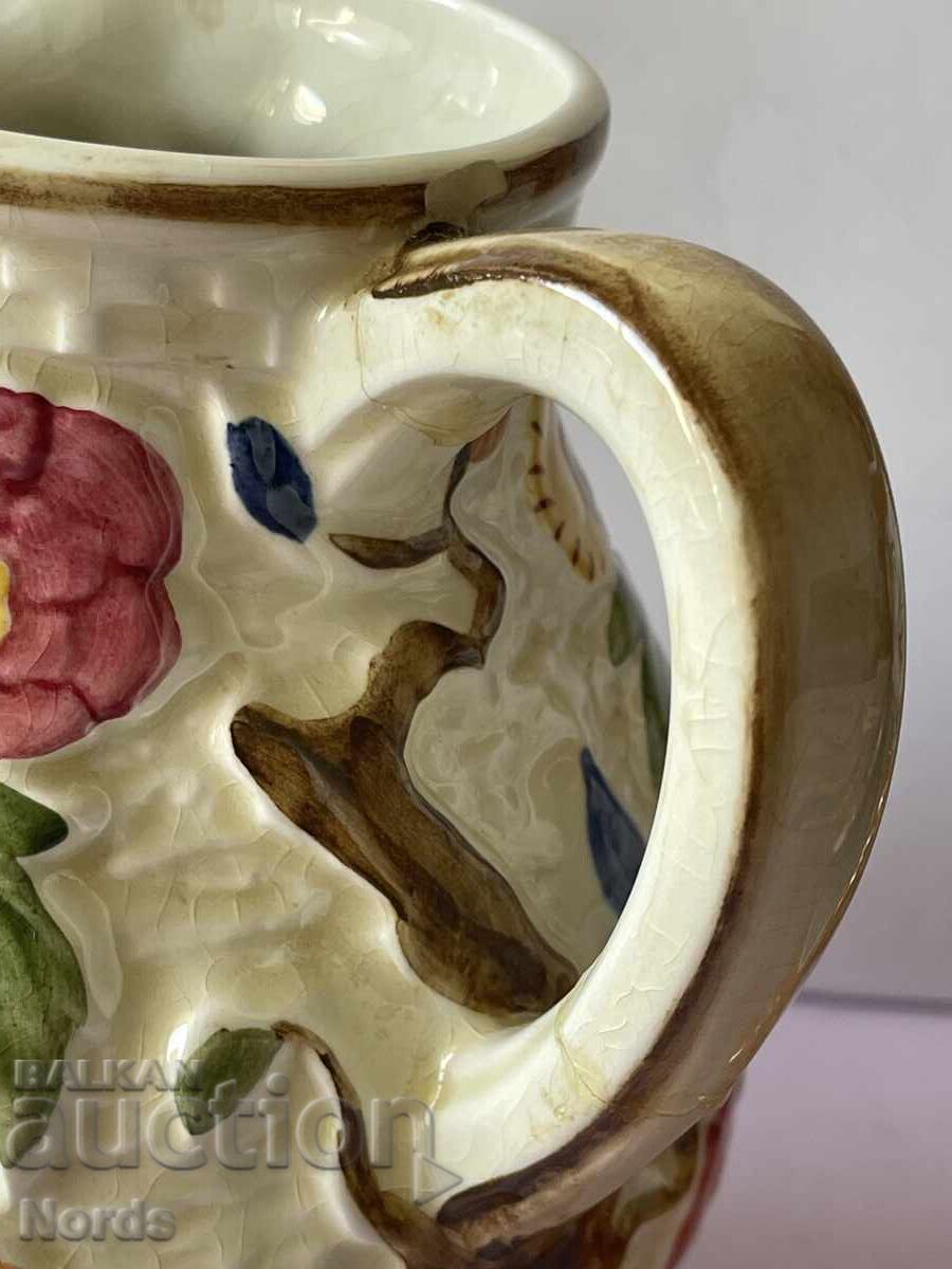 Porcelain lot of pitchers - 5 Porcelain lot of pitchers - 5