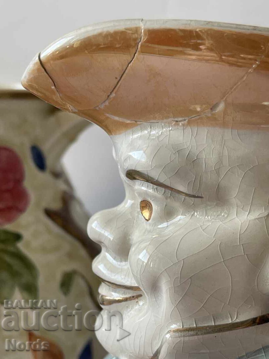 Porcelain lot of pitchers - 6 Porcelain lot of pitchers - 6