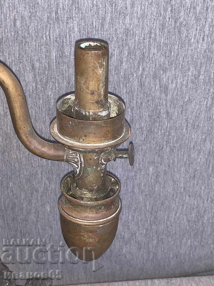 Delivery of Old oil lamps