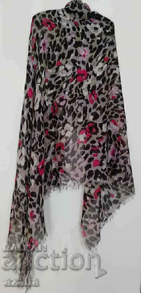 Large colorful women's scarf Large colorful women's scarf