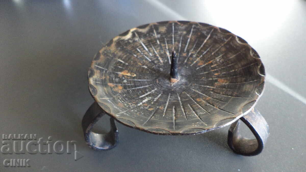 Σφυρήλατο κηροπήγιο