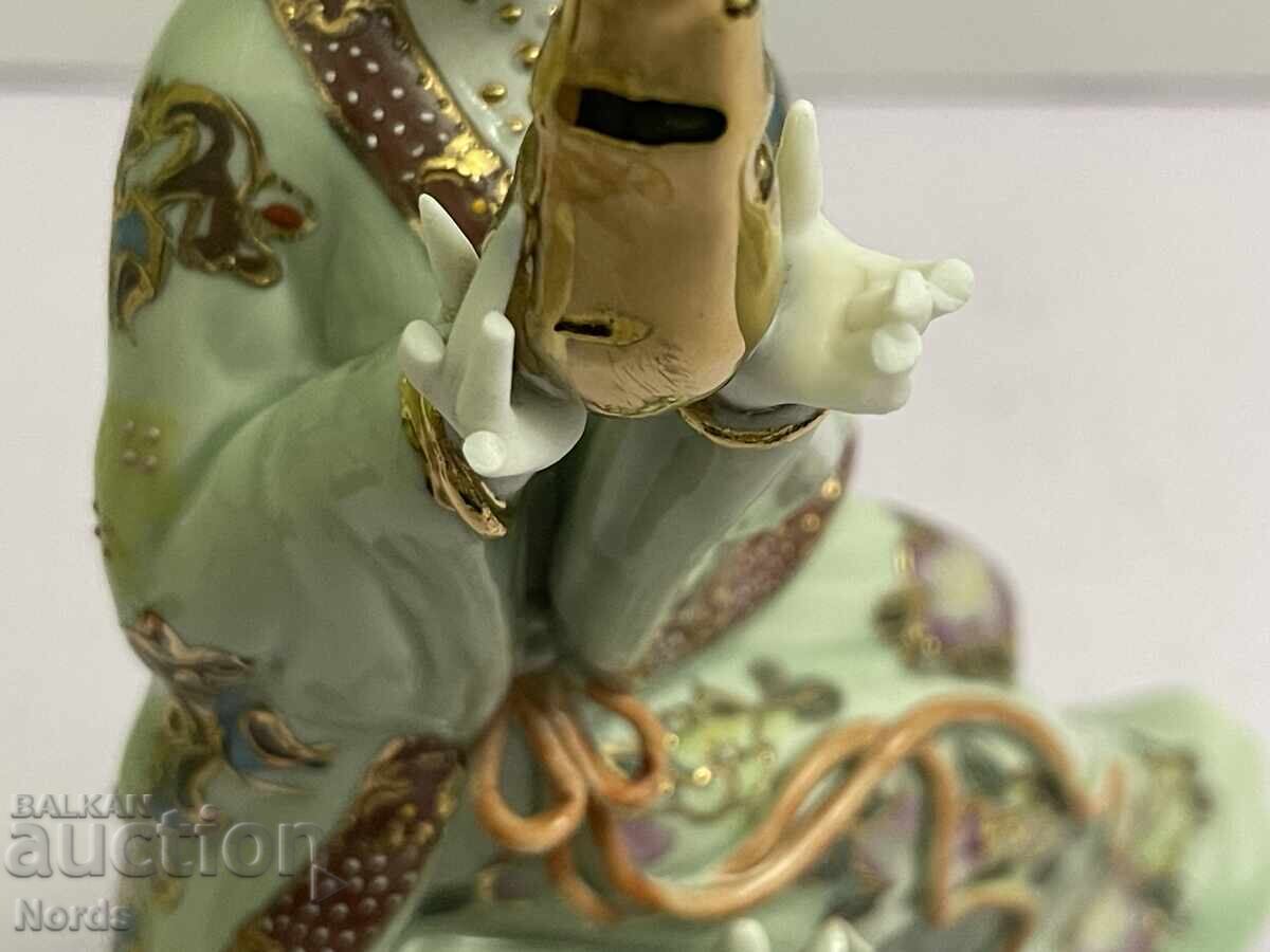 Porcelain figurine with markings - 7
