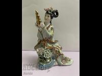 Πορσελάνινο ειδώλιο με σημάδια