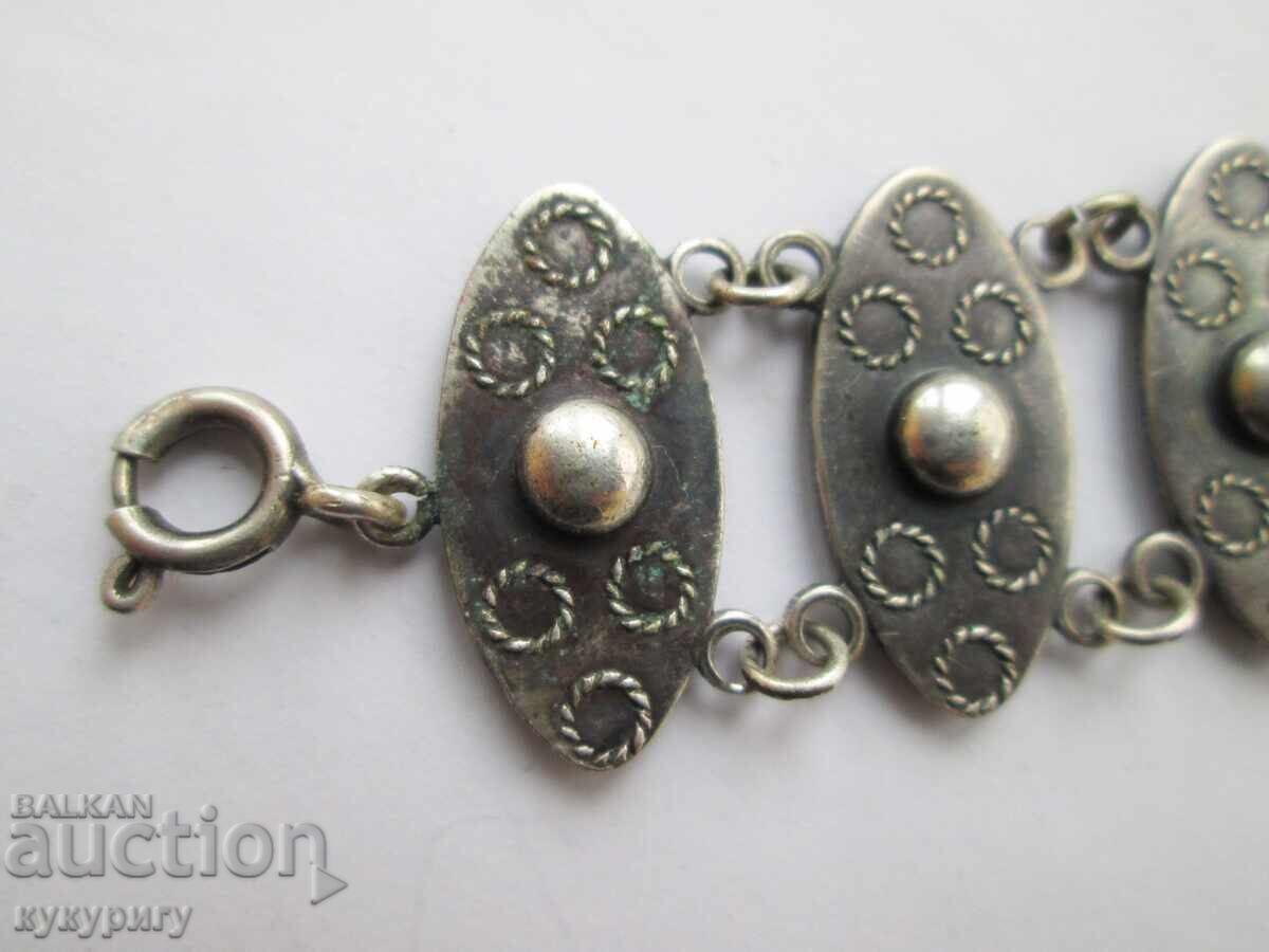 Delivery of Old lady's bracelet of 11 links, jewelry for a folk costume Delivery of Old lady's bracelet of 11 links, jewelry for a folk costume