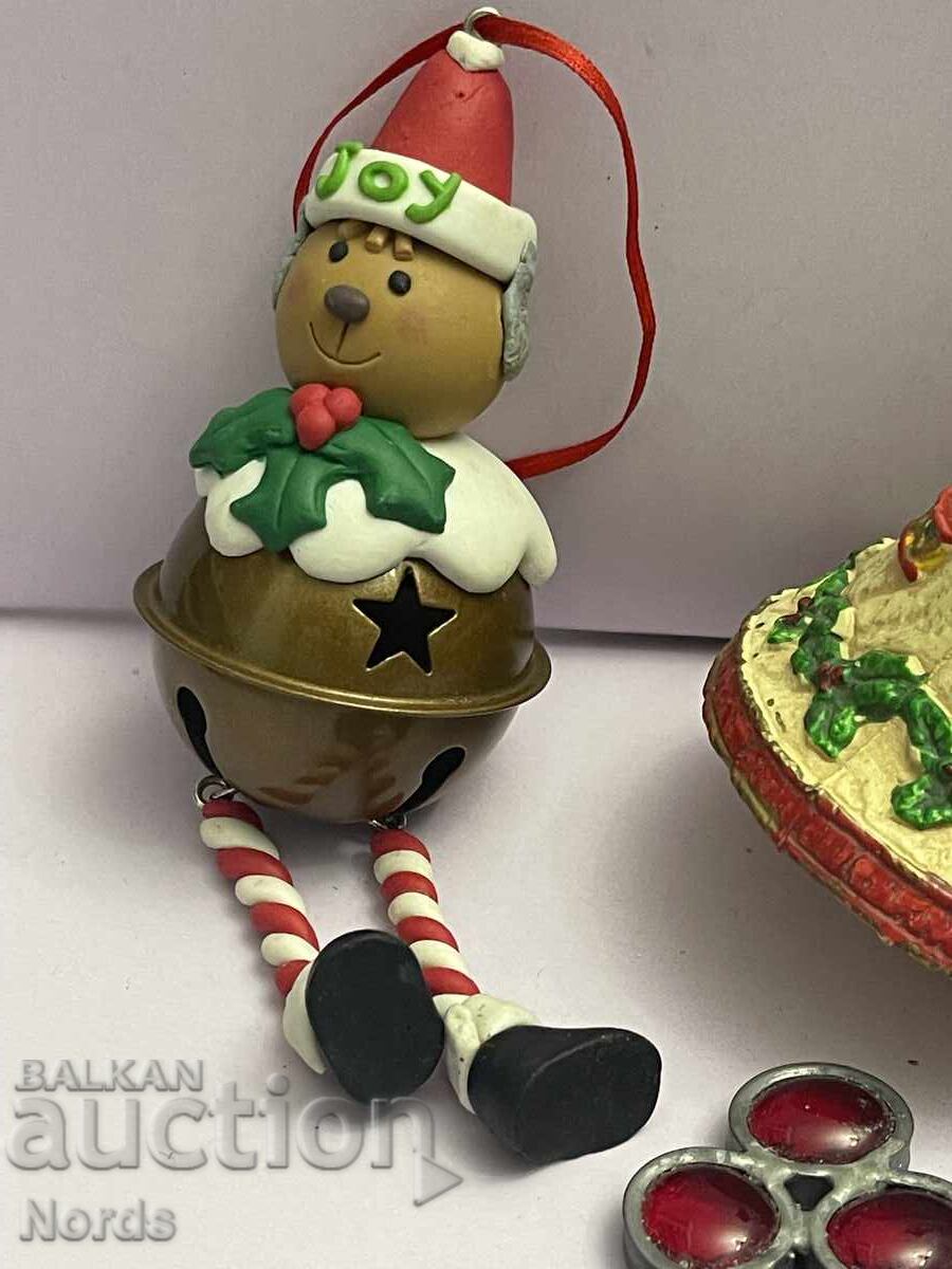 Delivery of Christmas decoration