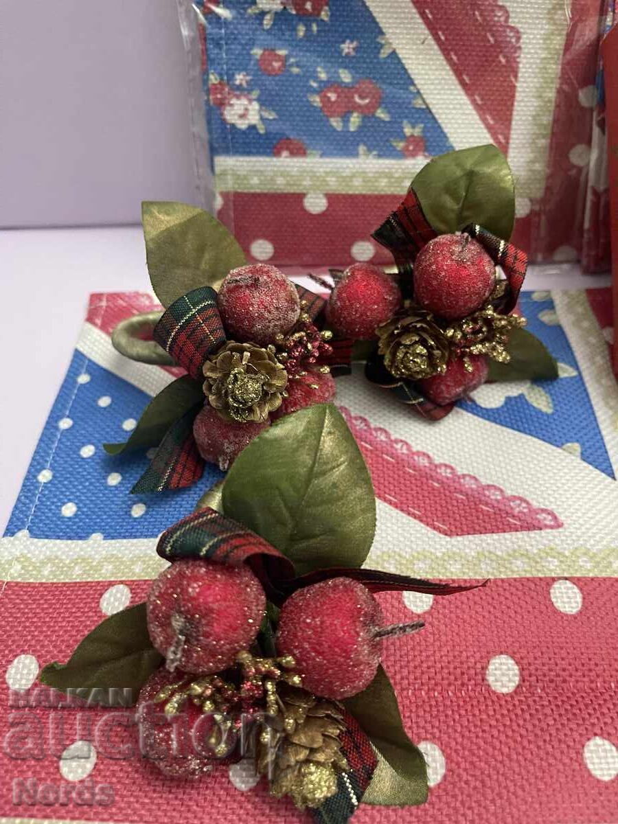 Delivery of Christmas decoration Delivery of Christmas decoration