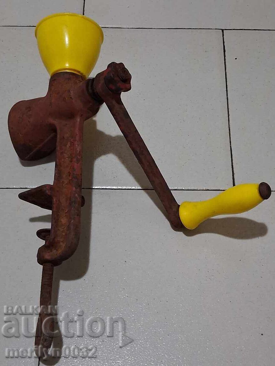 Romanian nut and seed grinder, 1960s with price 42.00 BGN | € 21.47