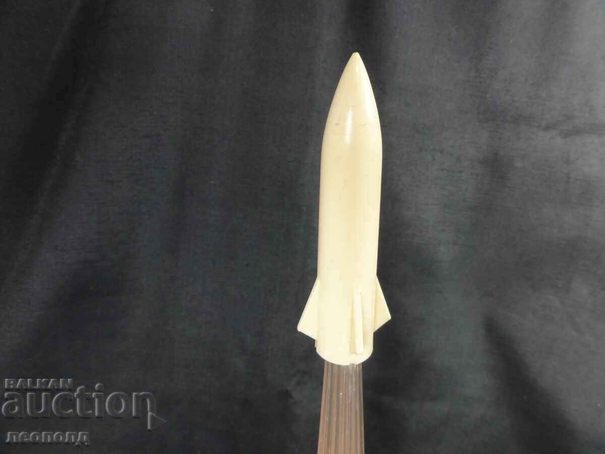 Delivery of OLD RETRO SOCIALIST USSR TABLE LAMP ROCKET