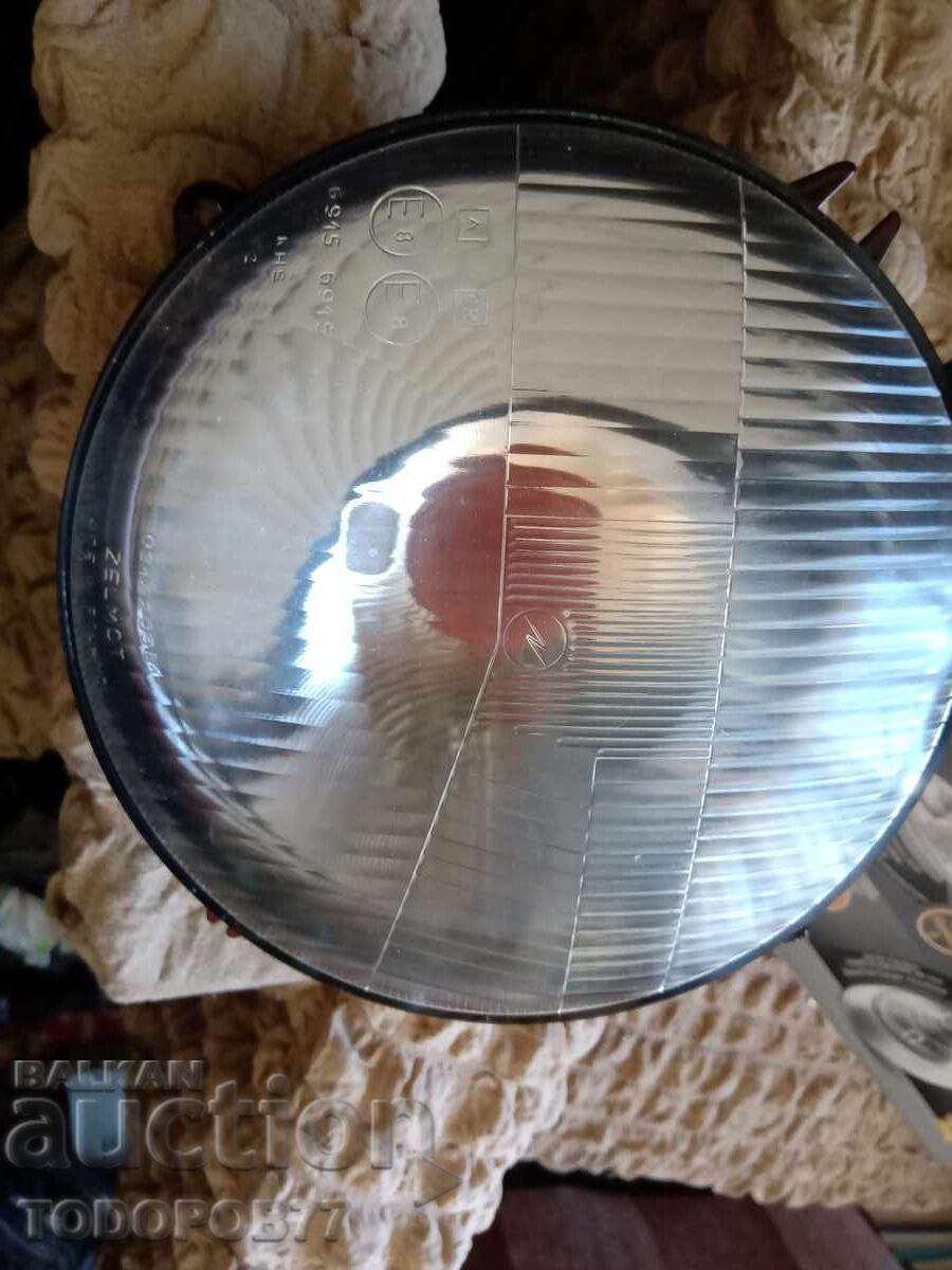 Far pentru Fiat Polski, nou-nouț Far pentru Fiat Polski, nou-nouț