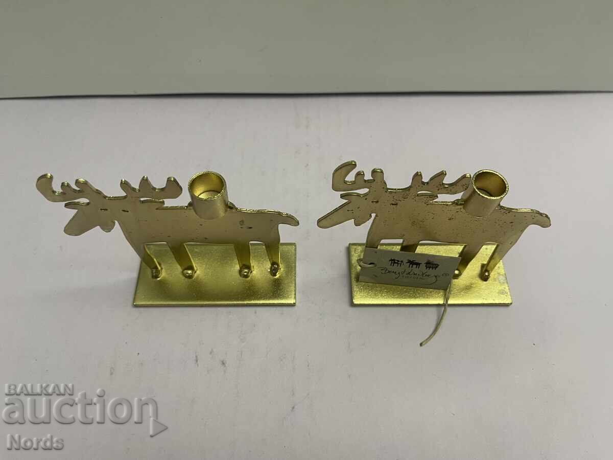 Sfeșnice de Crăciun metalice cu preț 7.50 BGN | € 3.83 Sfeșnice de Crăciun metalice cu preț 7.50 BGN | € 3.83