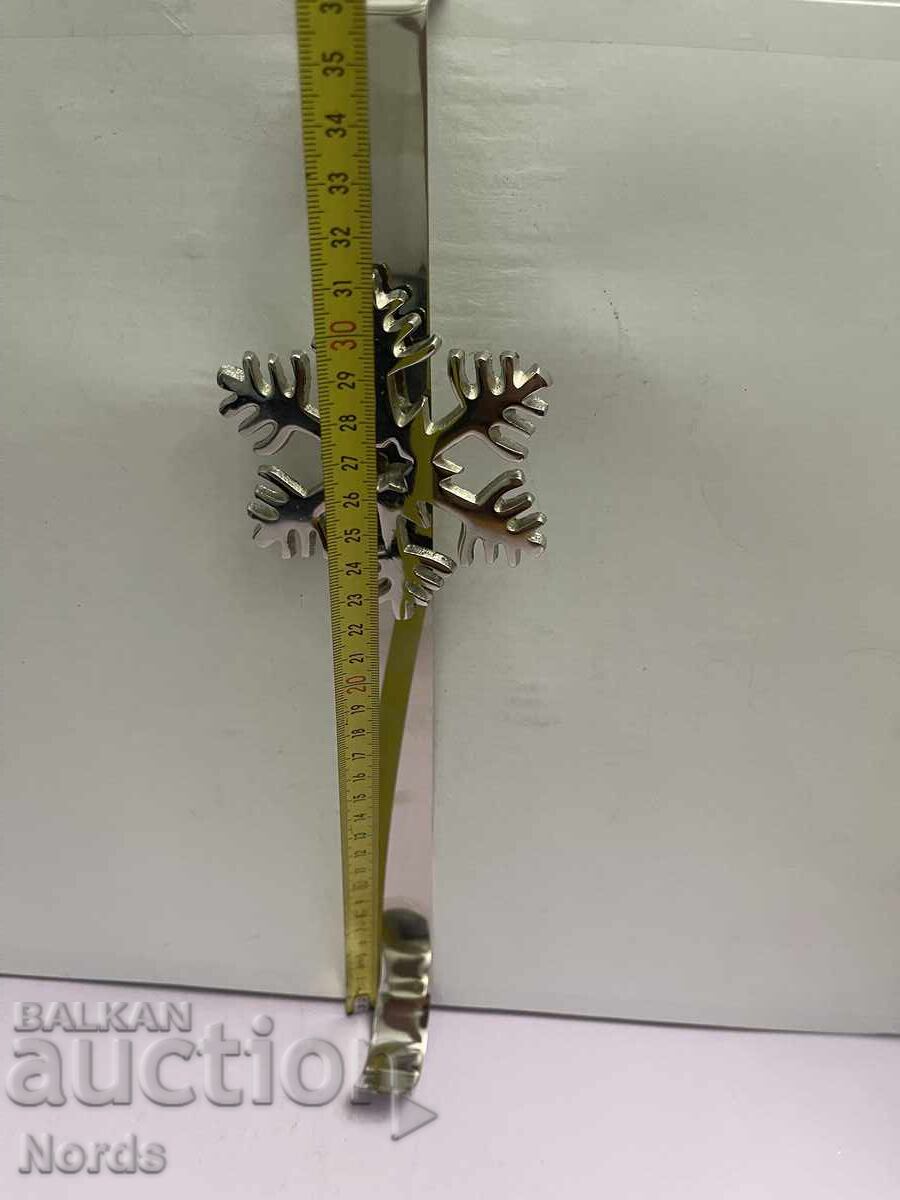 Delivery of Metal Christmas hanger Delivery of Metal Christmas hanger