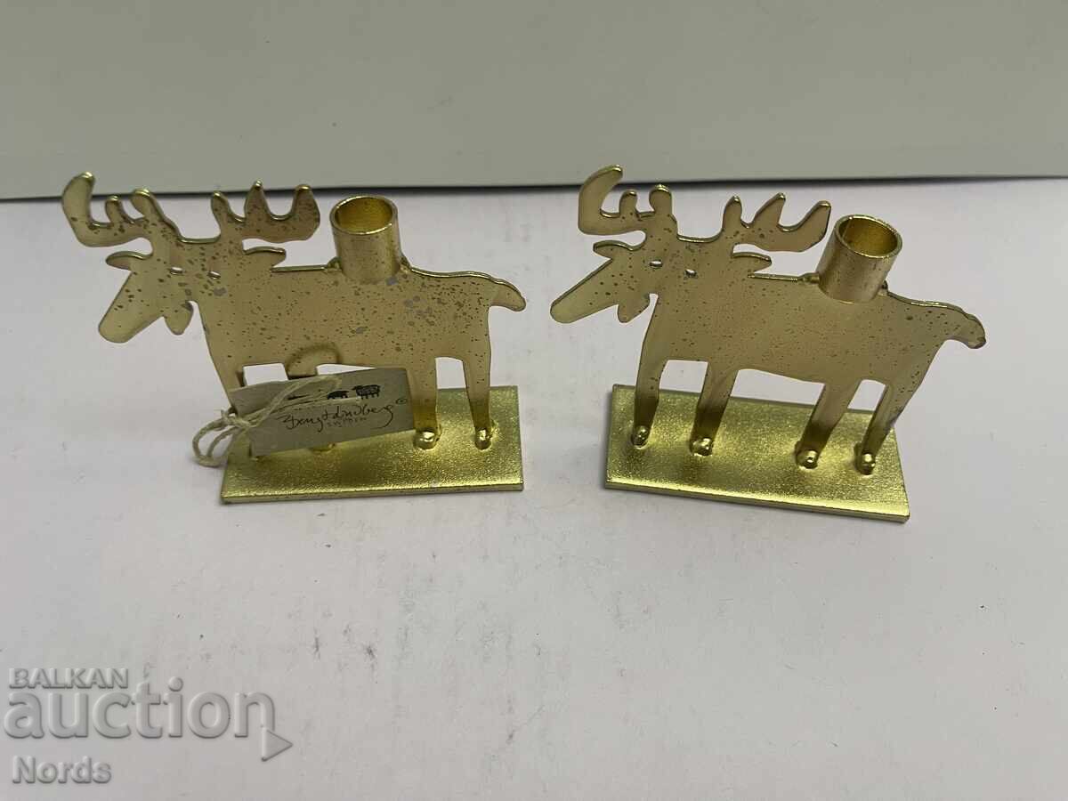 Sfeșnice de Crăciun metalice cu preț 8.08 BGN | € 4.13 Sfeșnice de Crăciun metalice cu preț 8.08 BGN | € 4.13