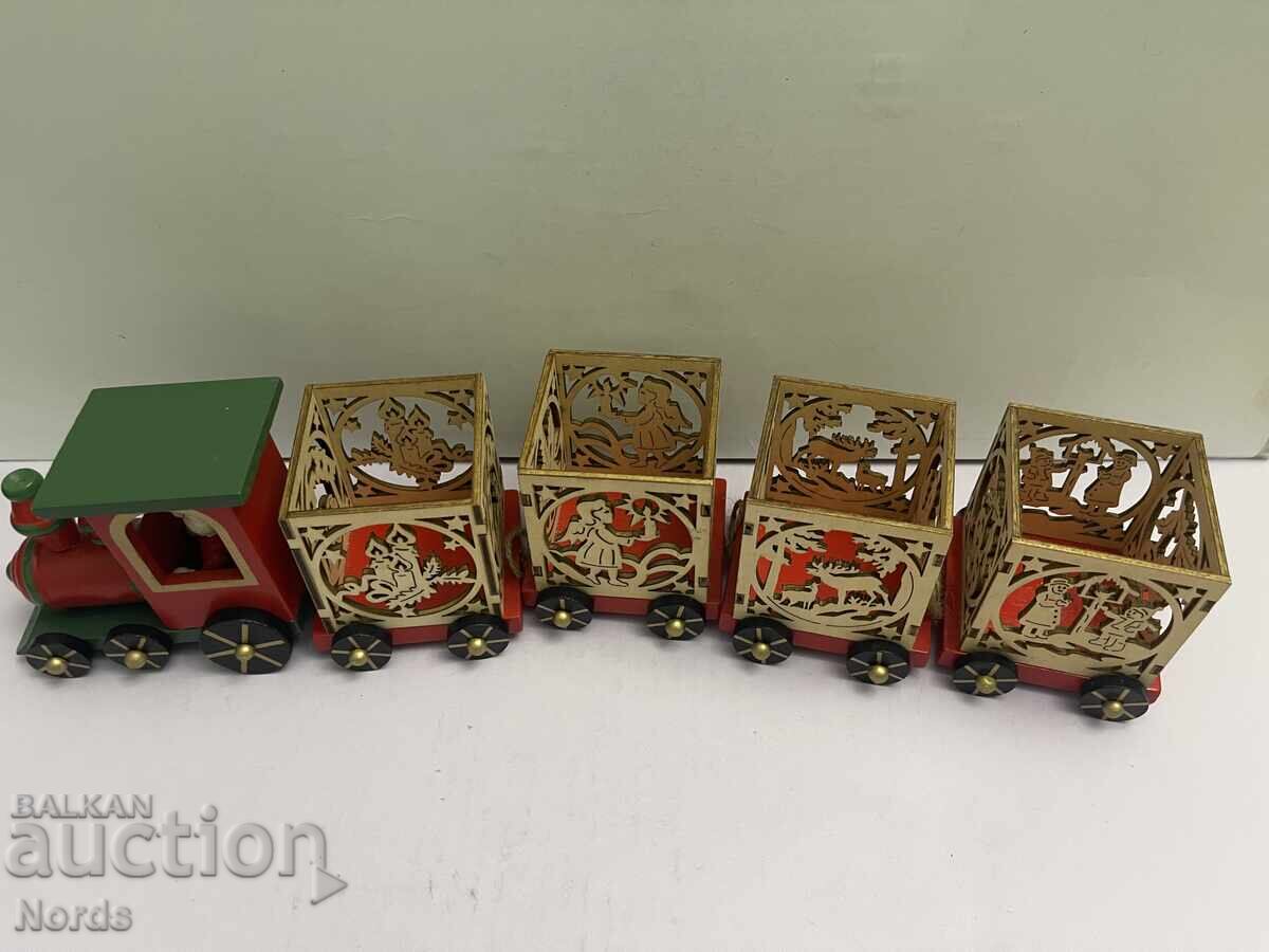 Ξύλινο χριστουγεννιάτικο τρένο με τιμή 8.50 BGN | € 4.35