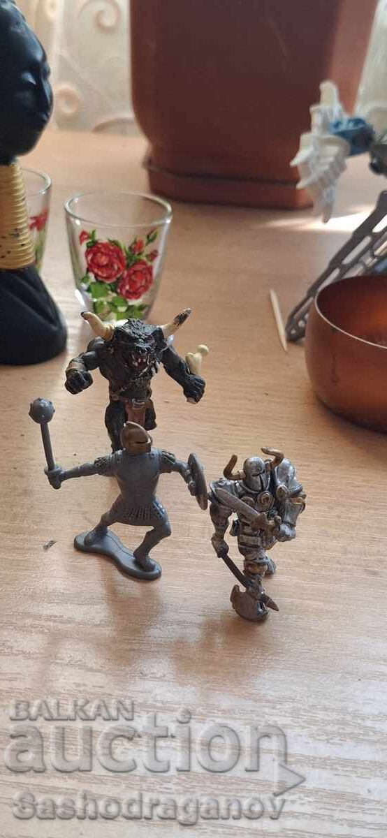 Παράδοση 3 μίνι φιγούρες - Μινώταυρος και ιππότες