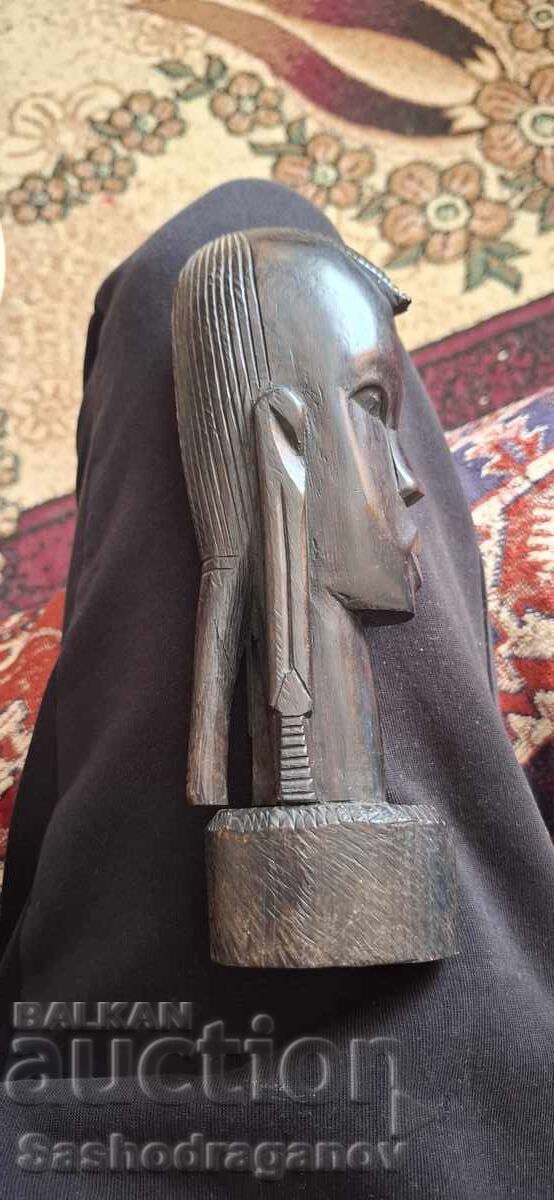 Sculptură manuală din abanos - bust african cu preț 42.00 BGN | € 21.47