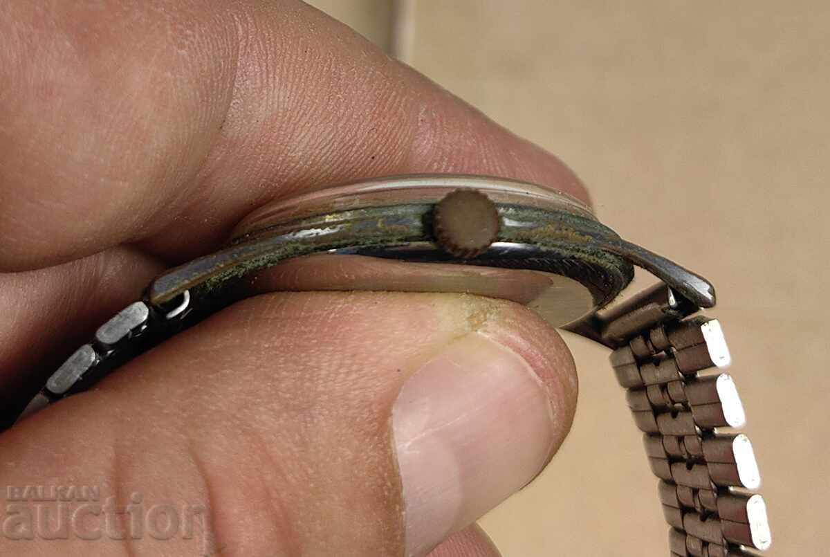 Auction DOXA SWISS NON-WORKING MEN'S WATCH BROKEN SPRING Auction DOXA SWISS NON-WORKING MEN'S WATCH BROKEN SPRING