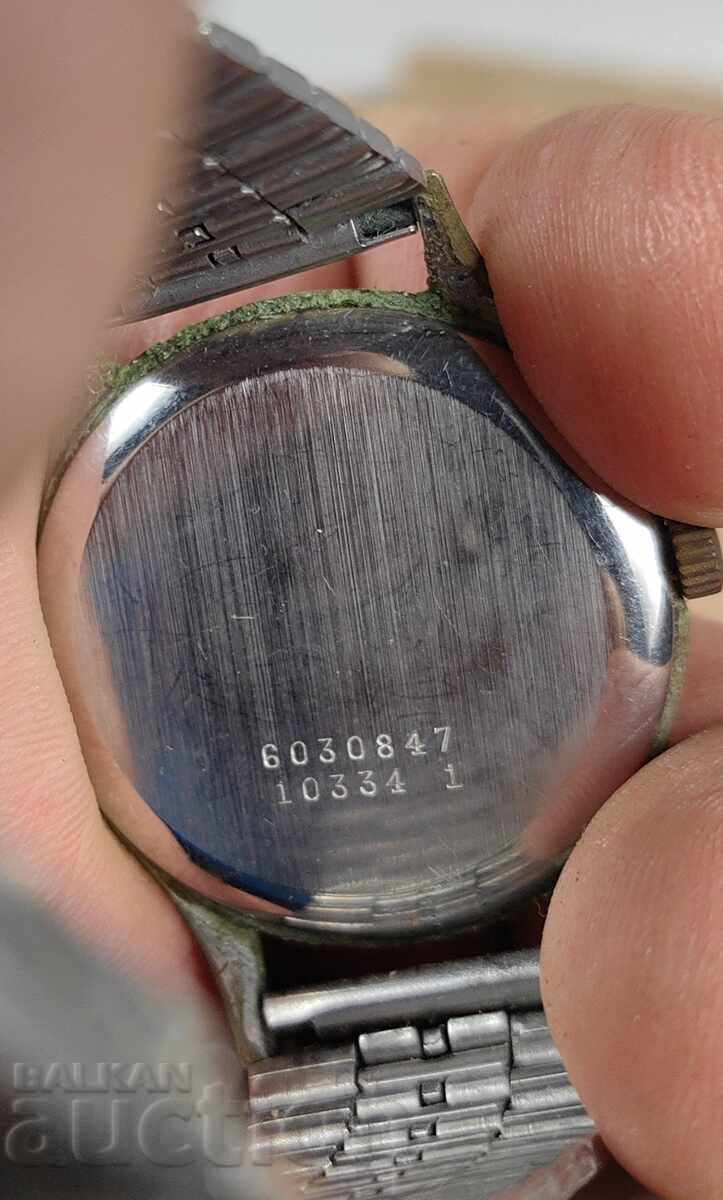 DOXA SWISS NON-WORKING MEN'S WATCH BROKEN SPRING - 5 DOXA SWISS NON-WORKING MEN'S WATCH BROKEN SPRING - 5