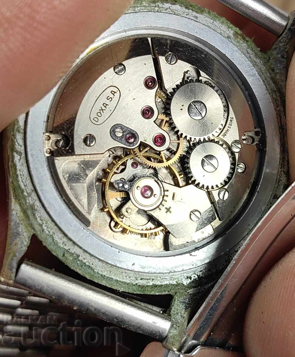 DOXA SWISS NON-WORKING MEN'S WATCH BROKEN SPRING - 6 DOXA SWISS NON-WORKING MEN'S WATCH BROKEN SPRING - 6