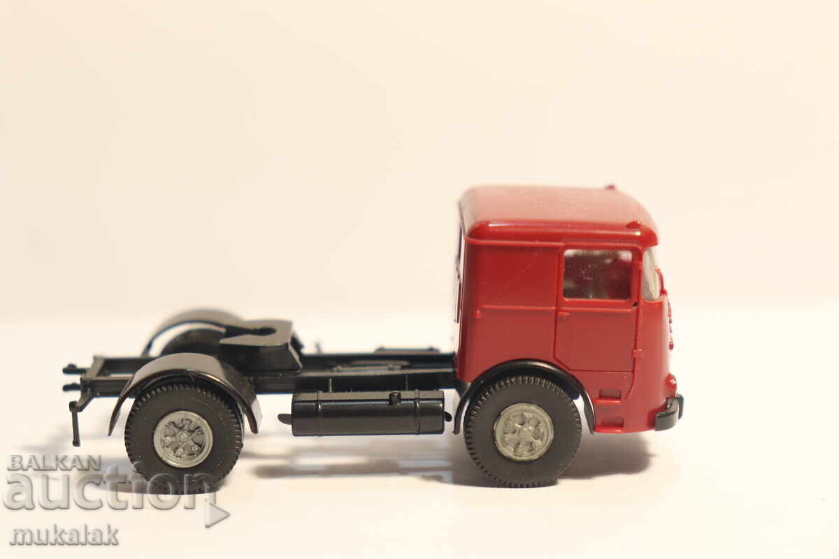 Delivery of BREKINA H0 1/87 BUSSING Tractor Unit TIR Truck Model
