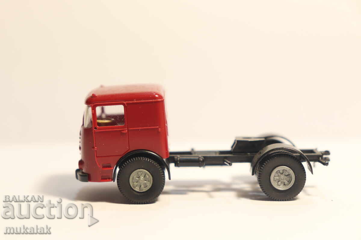 BREKINA H0 1/87 BUSSING Tractor Unit TIR Truck Model
