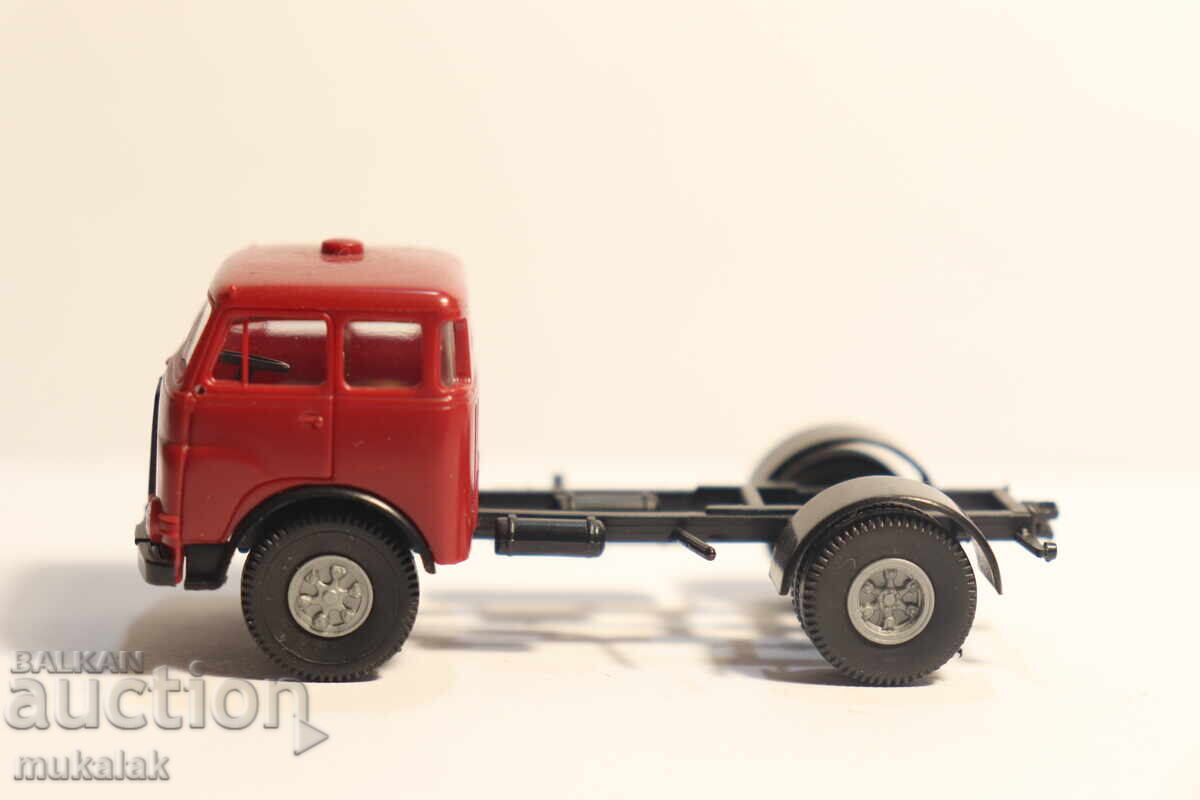 BREKINA?? WIKING? H0 1/87 MAN Tractor Truck Model
