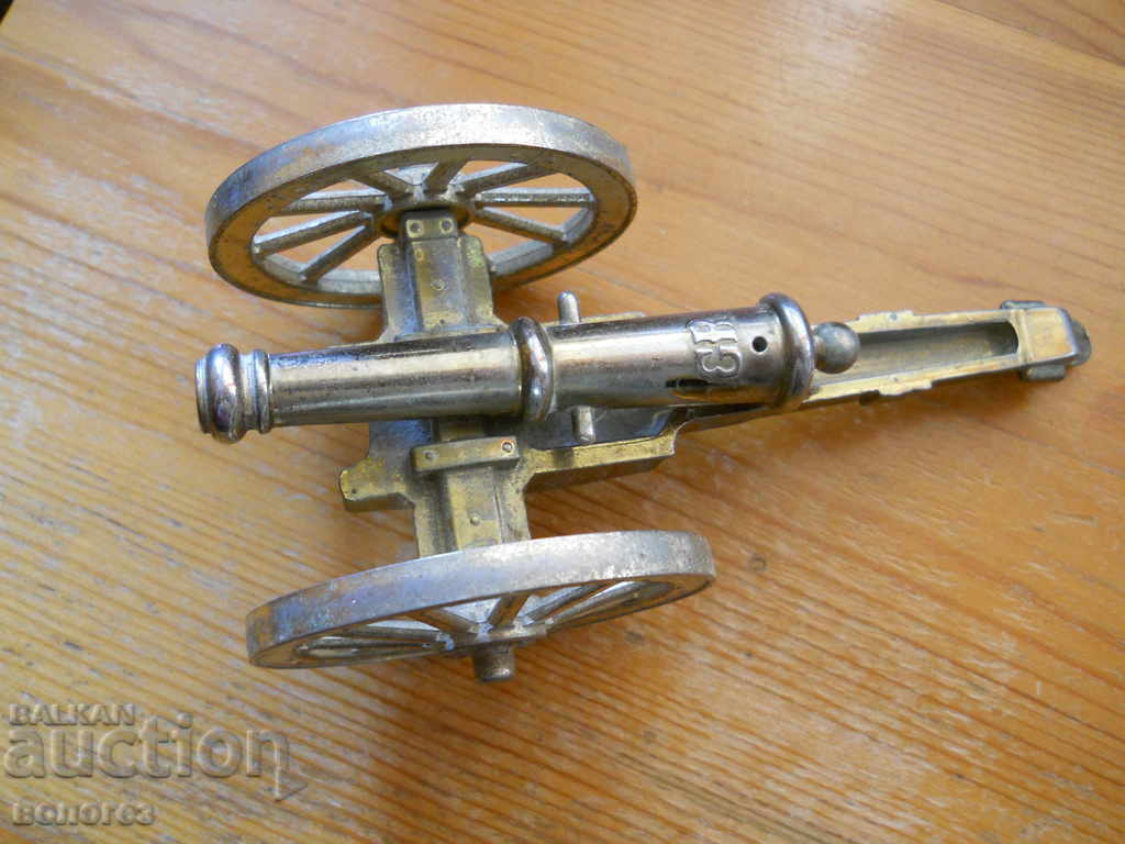 Δημοπρασία Ορειχάλκινο κανόνι με σήμανση "GR"