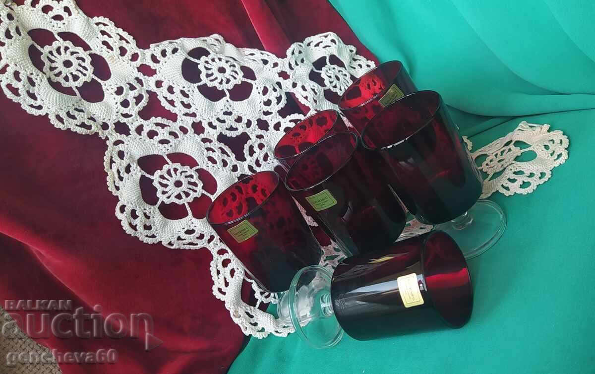 Σετ αντίκες γαλλικά ποτήρια κρασιού και καρέ με τιμή 40.00 BGN | € 20.45