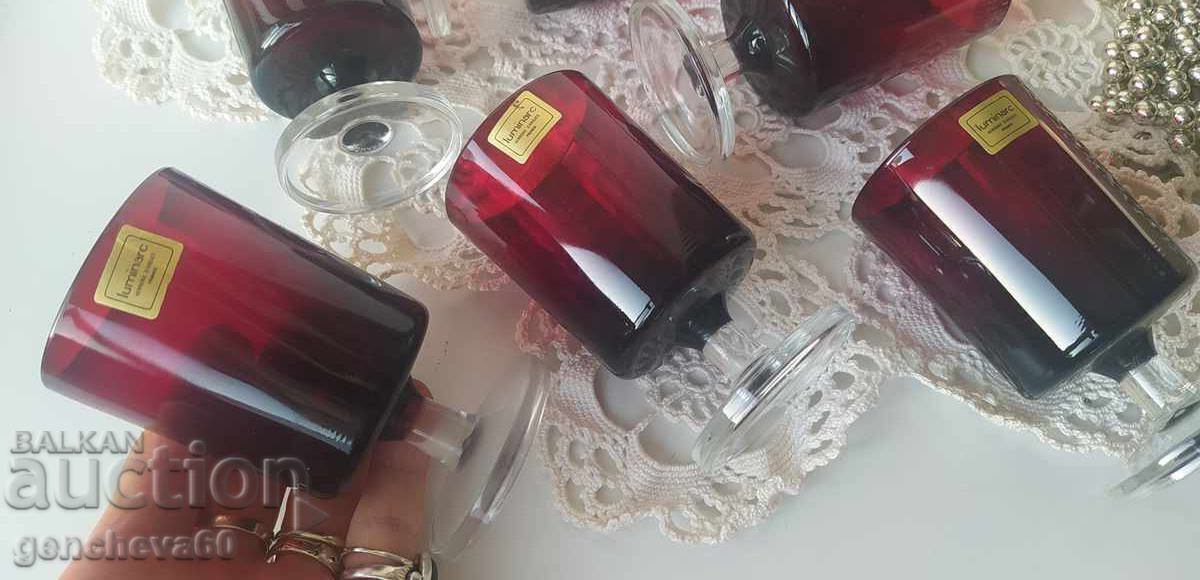 Set vintage francez de pahare de vin și șervețele - 5 Set vintage francez de pahare de vin și șervețele - 5
