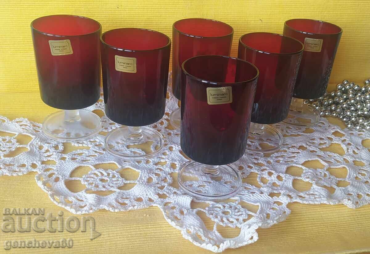 Set vintage francez de pahare de vin și șervețele - 7 Set vintage francez de pahare de vin și șervețele - 7