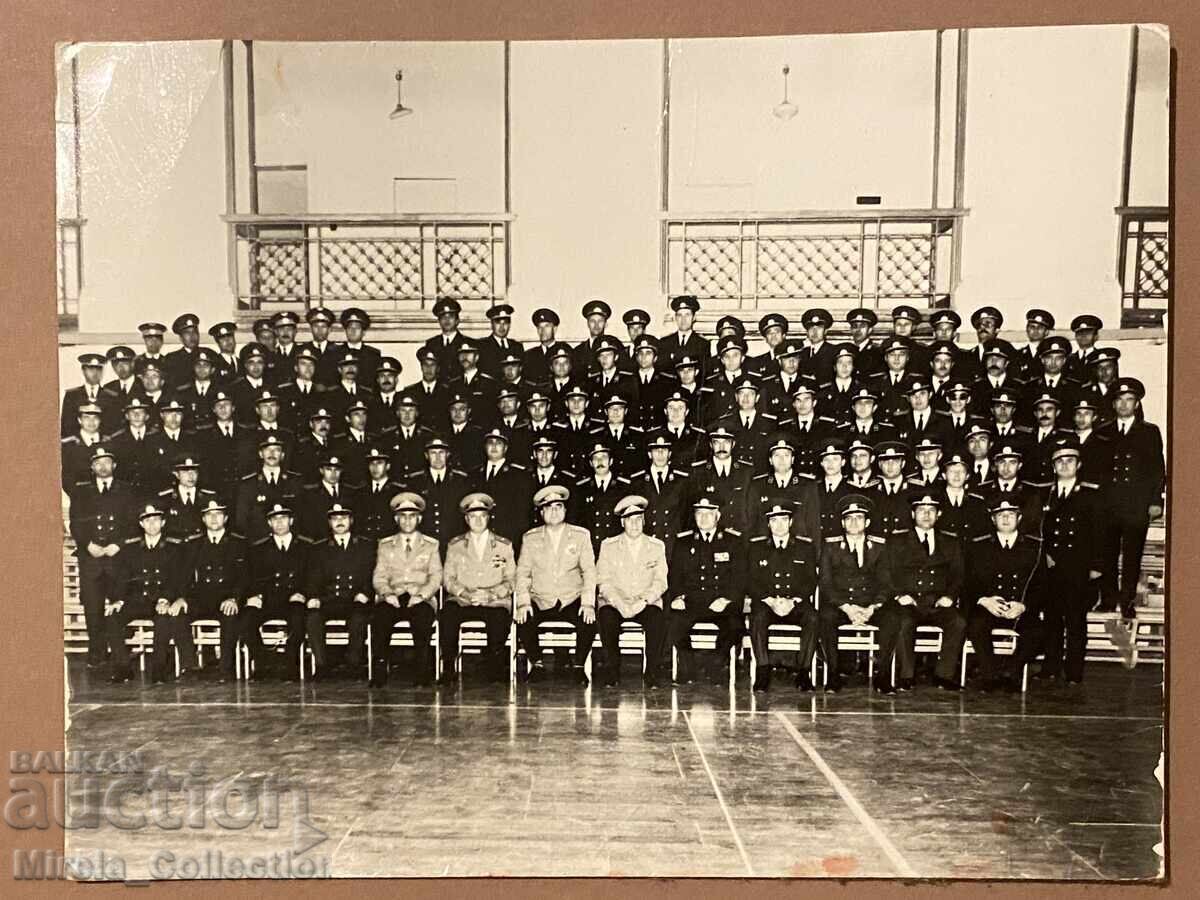 Снимка генерали и офицери ВНВУ Васил Левски В. Търново 1976 Снимка генерали и офицери ВНВУ Васил Левски В. Търново 1976