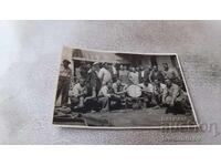 Fotografie Sofia Bărbați și femei în fața întreprinderii Viitorul Sofia