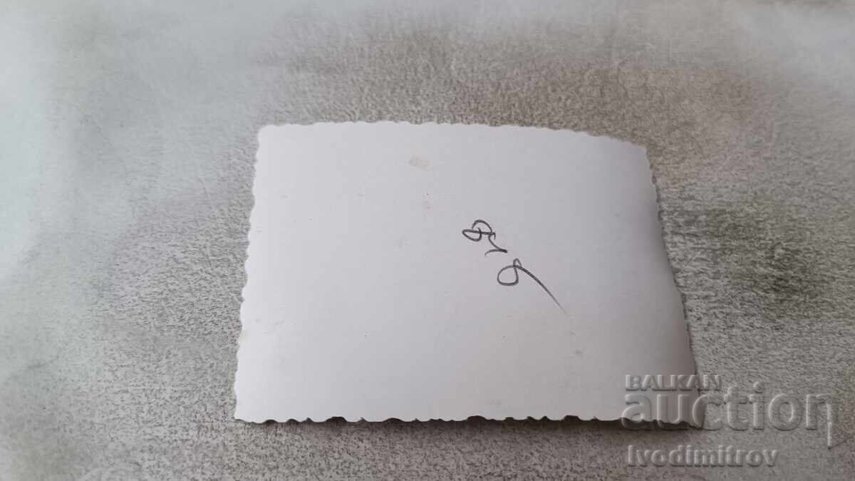 Снимка Малко момченце на брега на морето с цена 1.85 лв. | € 0.95