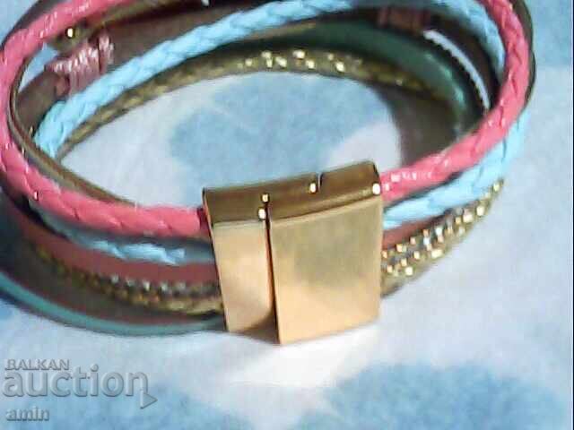 Auction Beautiful leather bracelets Auction Beautiful leather bracelets