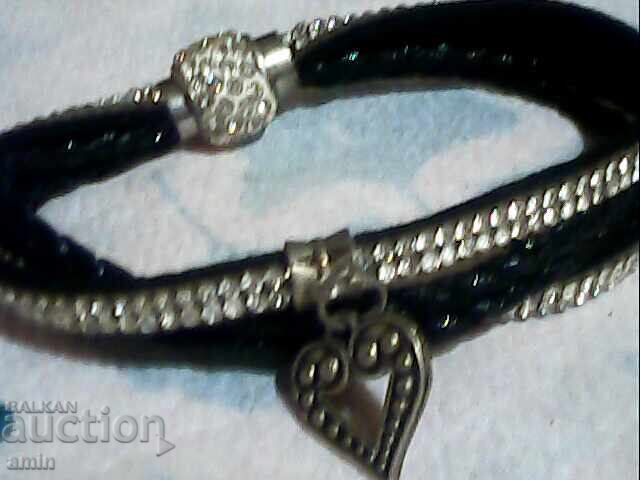2 beautiful leather bracelets with price 10.00 BGN | € 5.11 2 beautiful leather bracelets with price 10.00 BGN | € 5.11