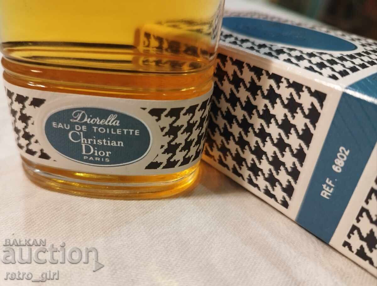 Стар парфюм " Christian Dior". с цена 120.00 лв. | € 61.36